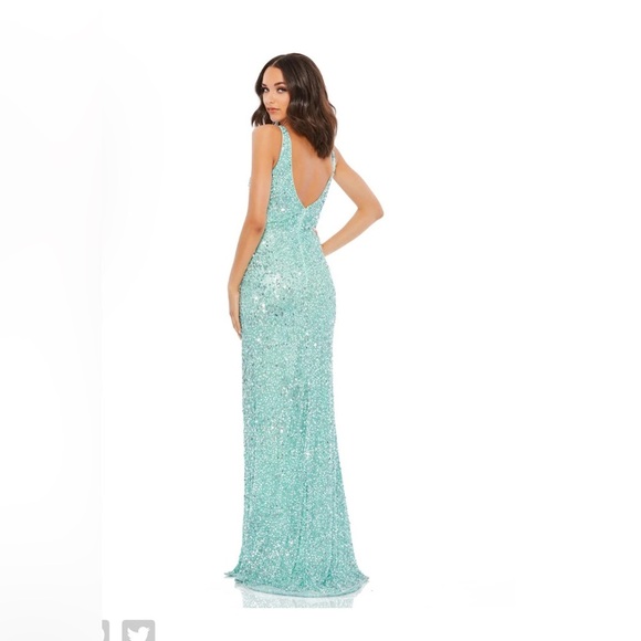 NWT Mac Duggal $725 Plunging Neckline Beaded Gown with Train - Picture 3 of 8